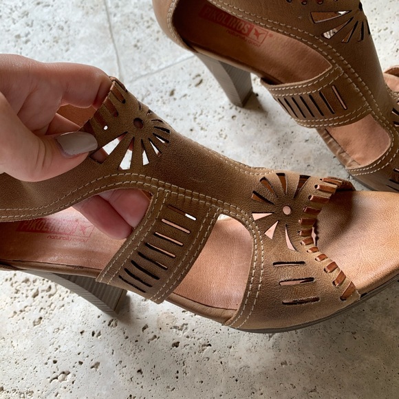 Pikolinos Leather Cut out Heeled Sandal - Picture 4 of 16